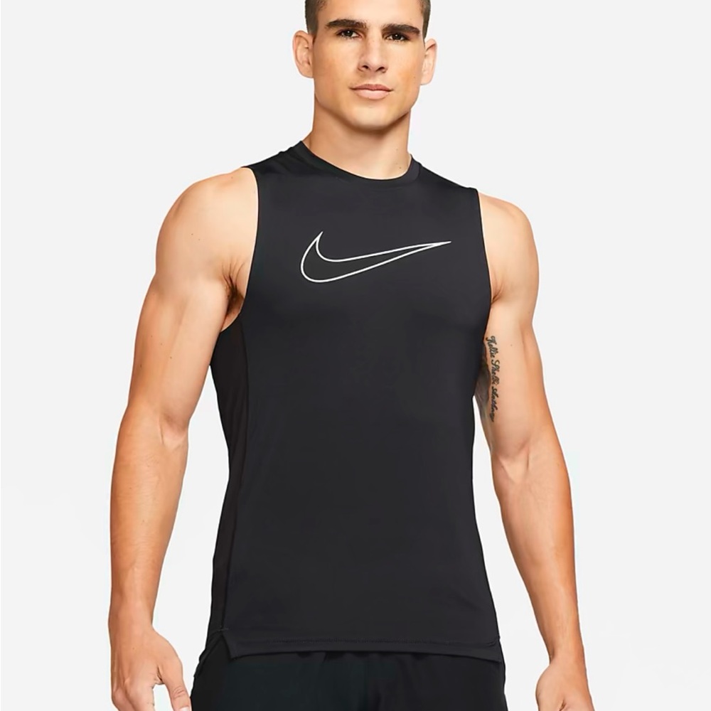 Nike Pro Dri Fit Slim Fit Sleeveless Top in XL